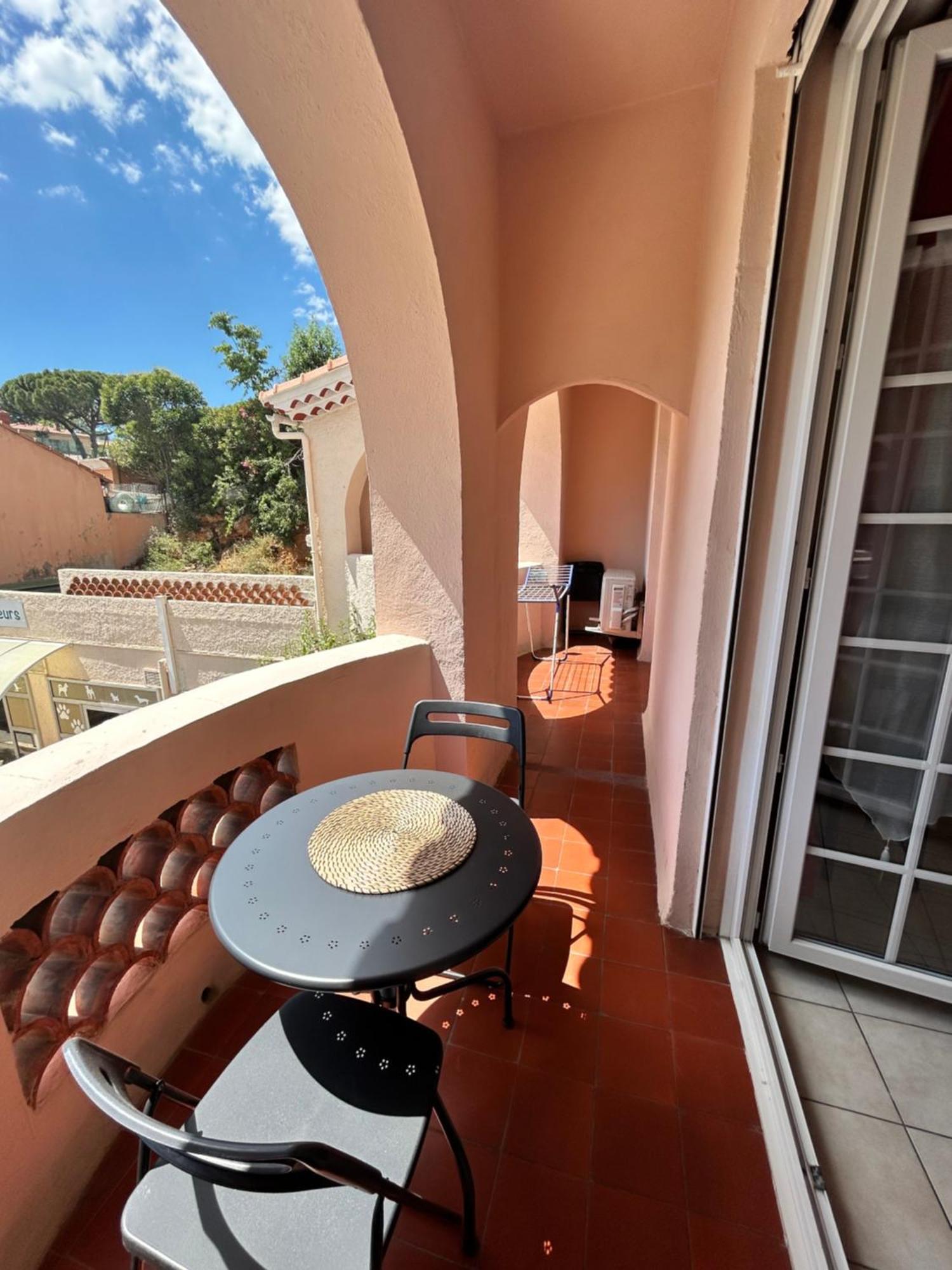 Studio Avec Grand Balcon- Residence De Caractere Bandol Exterior photo
